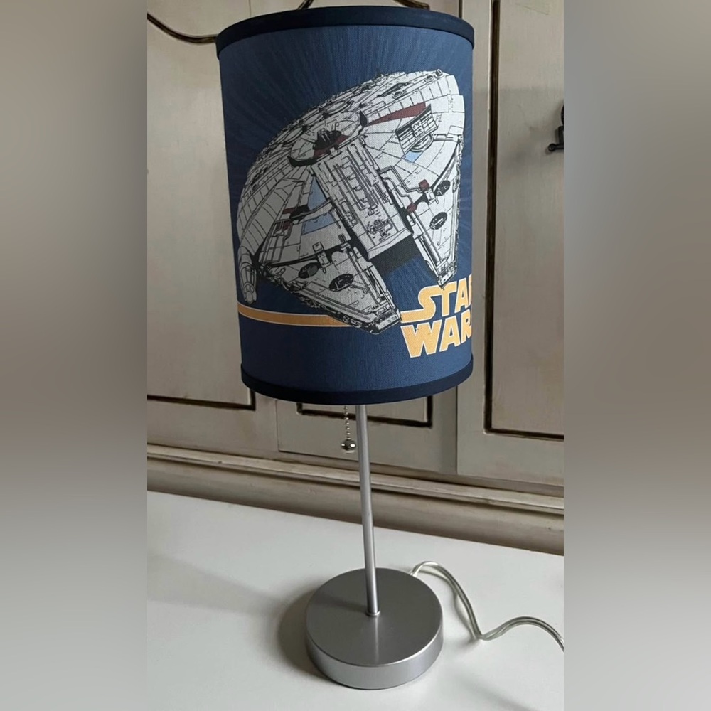 Star Wars Millennium Falcon table top plug in lamp light kids room decor